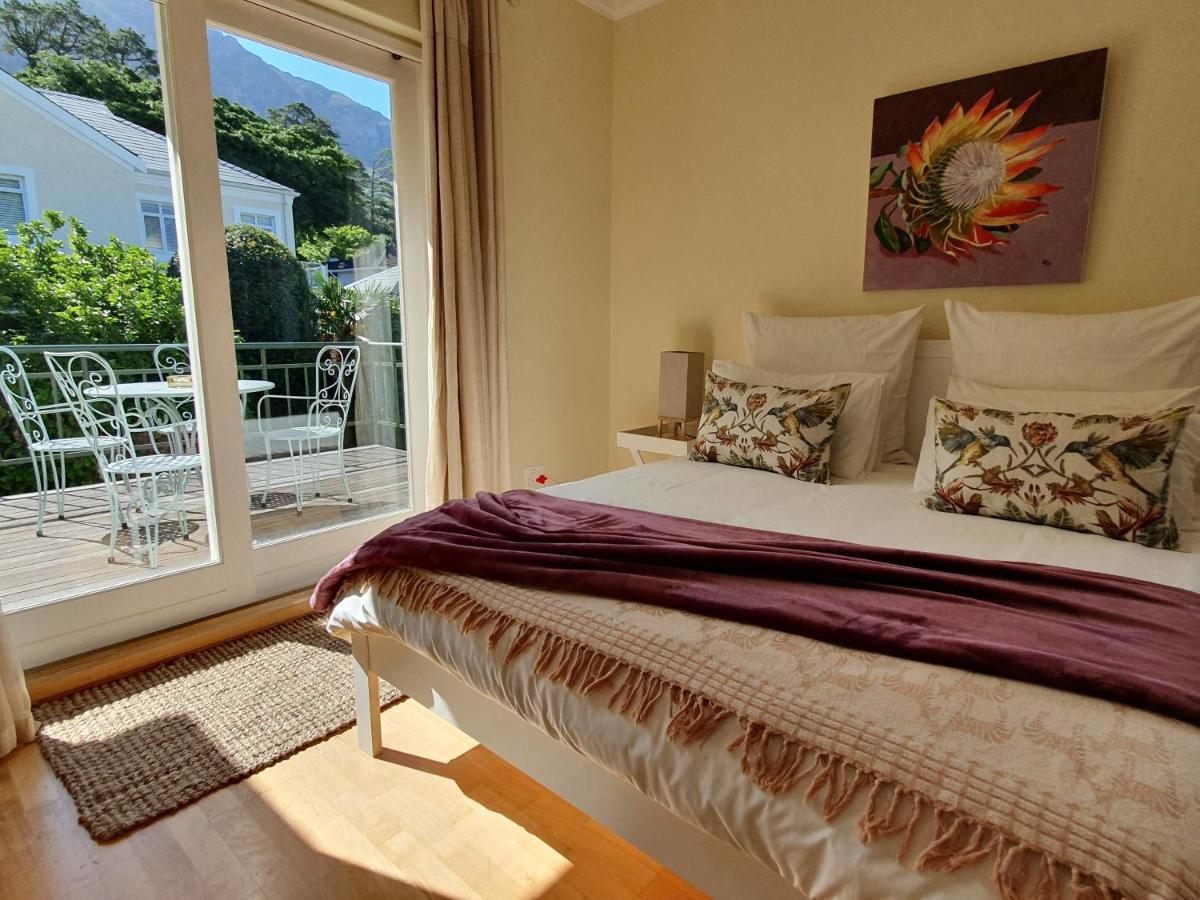 On Pinewood Guest House เคปทาวน์ ภายนอก รูปภาพ