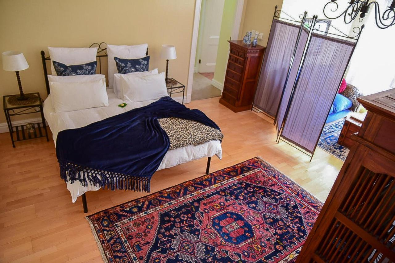 On Pinewood Guest House เคปทาวน์ ภายนอก รูปภาพ