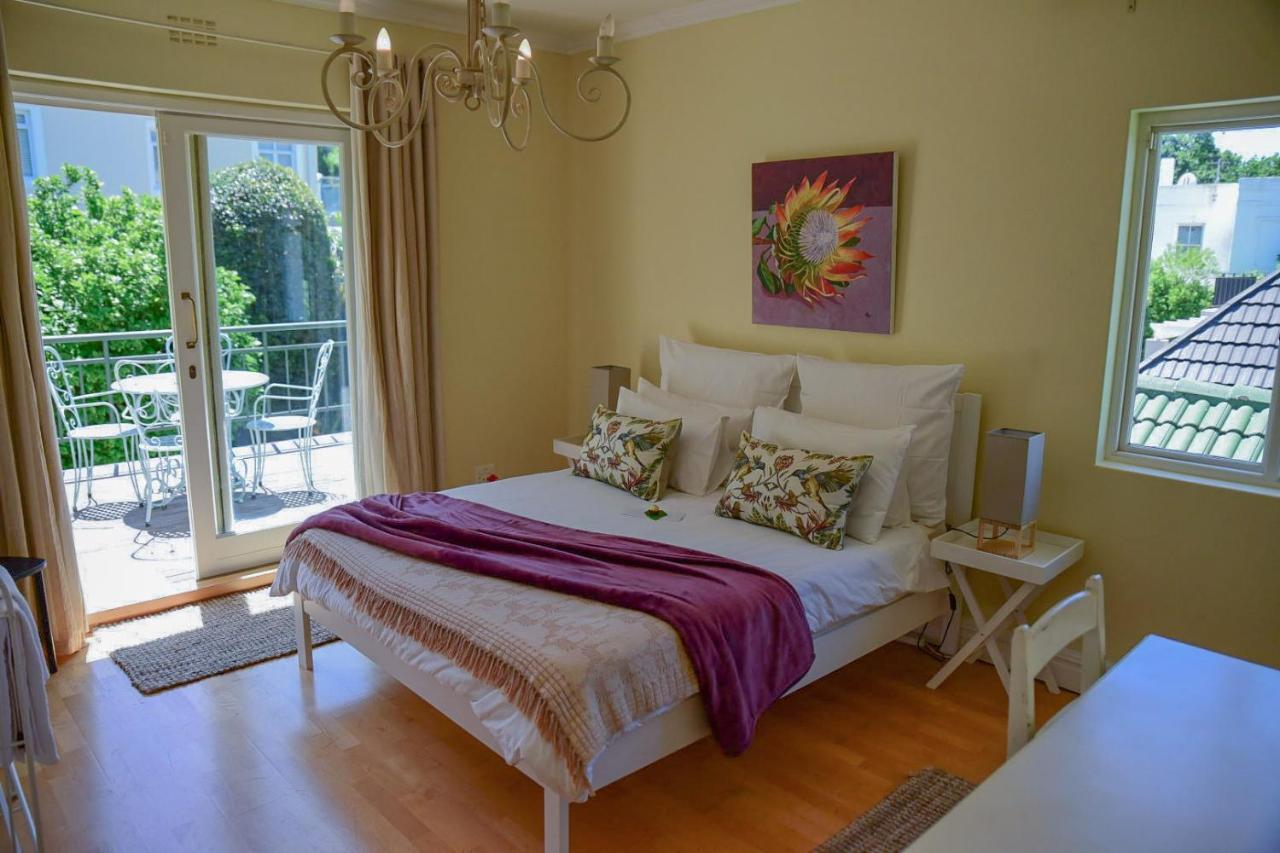 On Pinewood Guest House เคปทาวน์ ภายนอก รูปภาพ