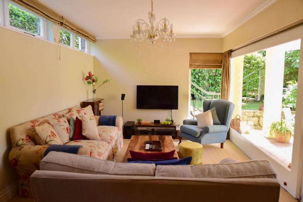 On Pinewood Guest House เคปทาวน์ ภายนอก รูปภาพ