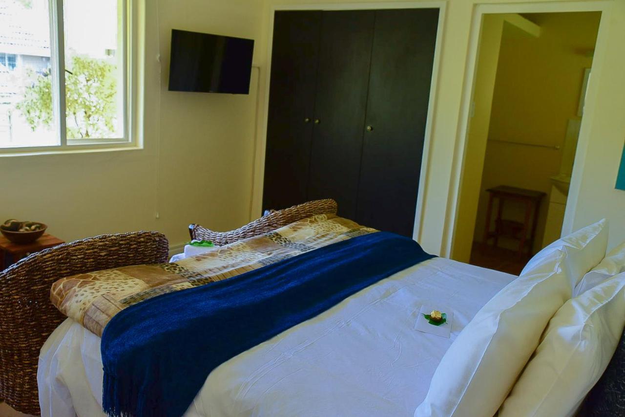 On Pinewood Guest House เคปทาวน์ ภายนอก รูปภาพ