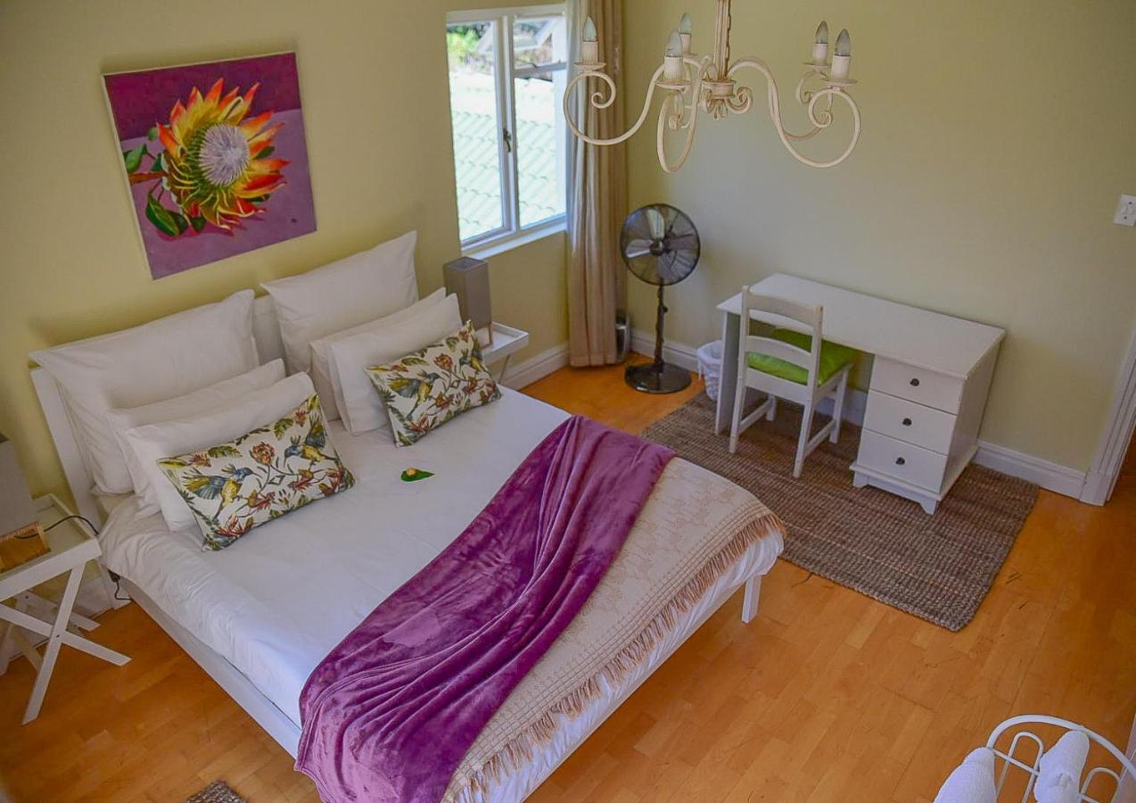 On Pinewood Guest House เคปทาวน์ ภายนอก รูปภาพ